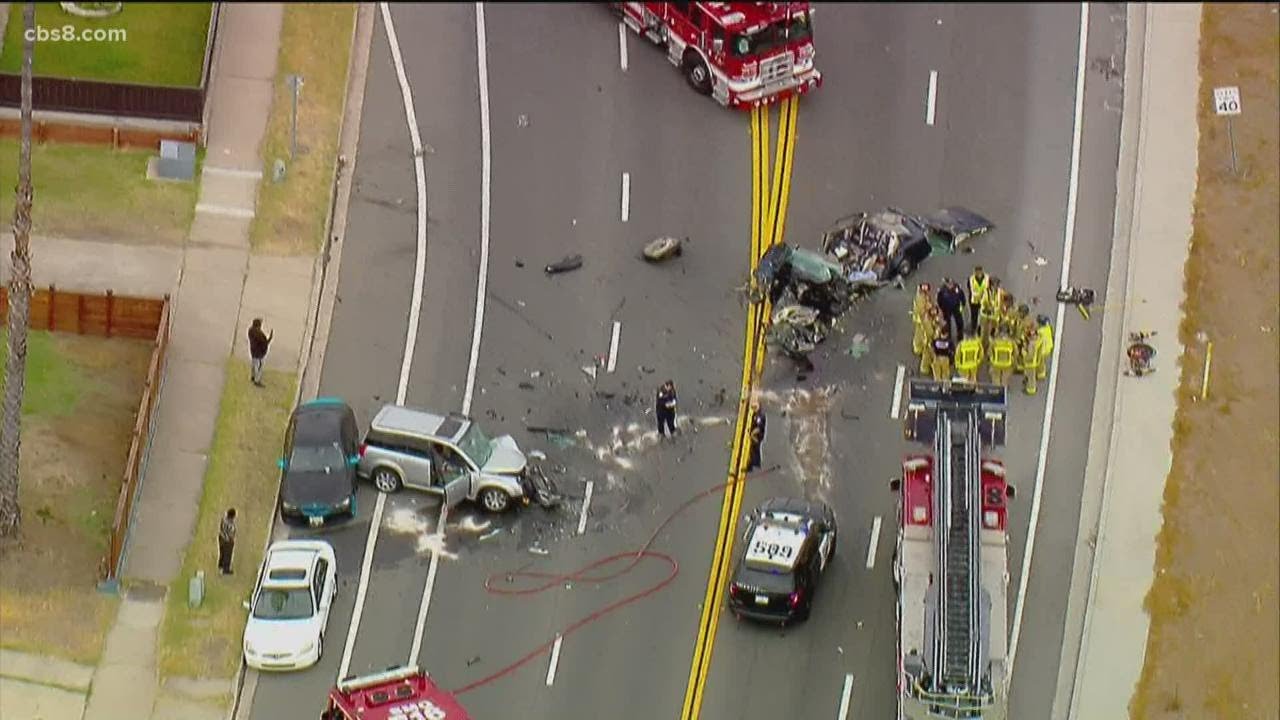 3 people injured in head-on Spring Valley crash