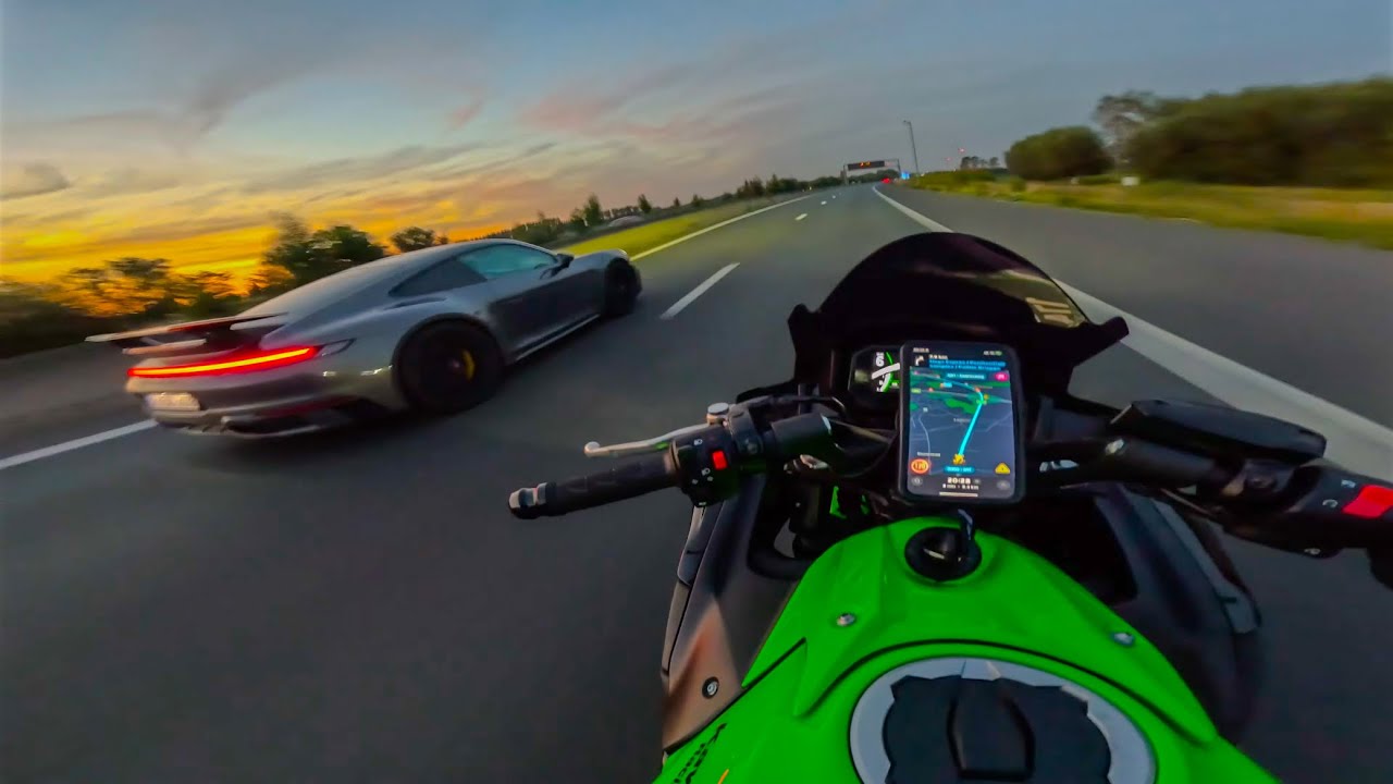 Kawasaki Ninja 650 VS Porsche 911 | high speed racing (POV)
