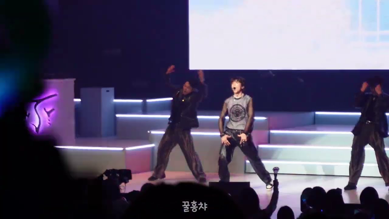 230524 230524 WOOYOUNG solo concert in Fukuoka Yo Moriagatte Yo 장우영 모리아갓떼 요