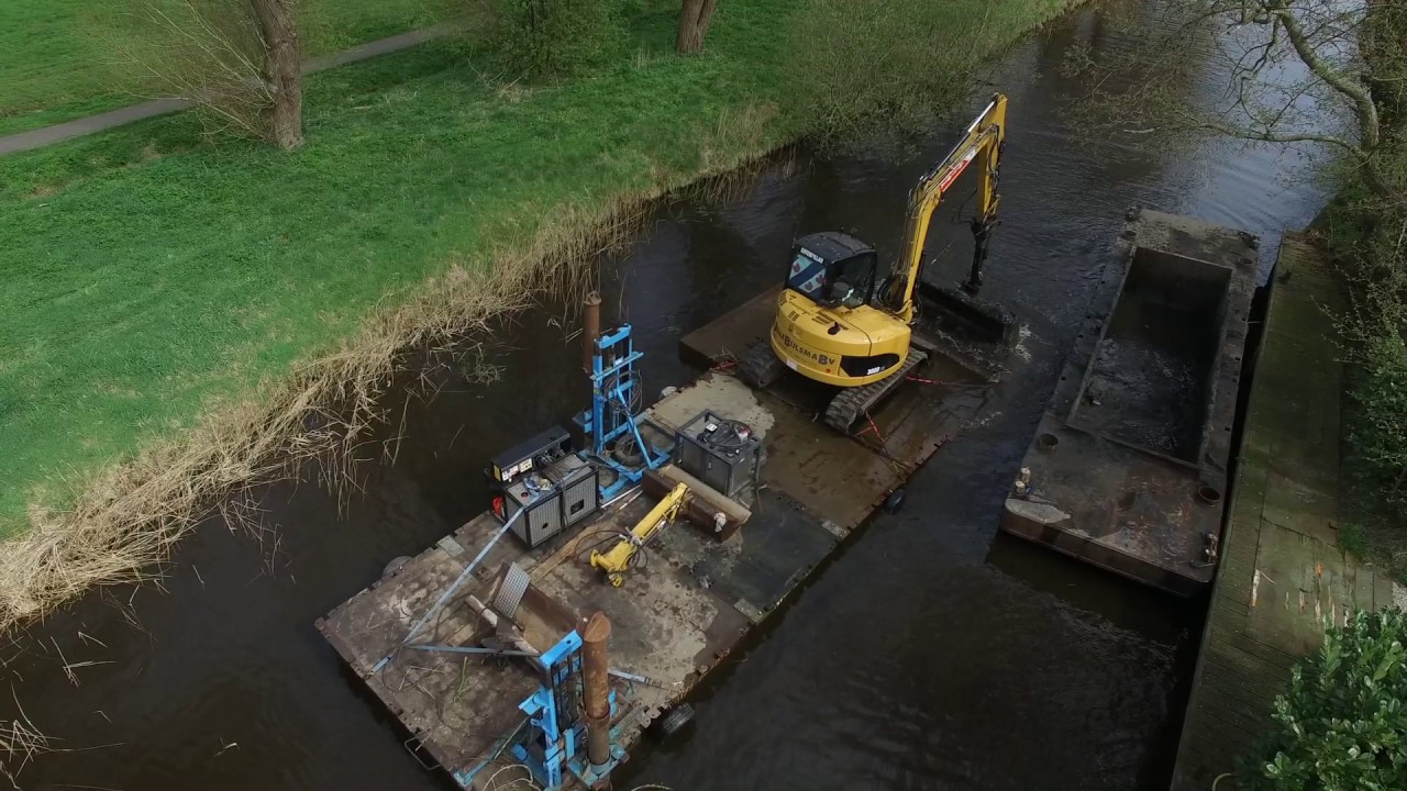 Jelle Bijlsma aan het baggeren.