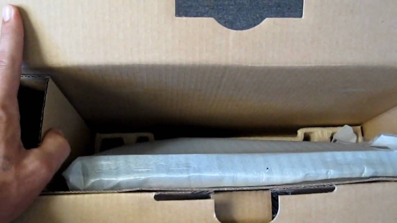 Unboxing the Dell Inspiron 1545 Laptop