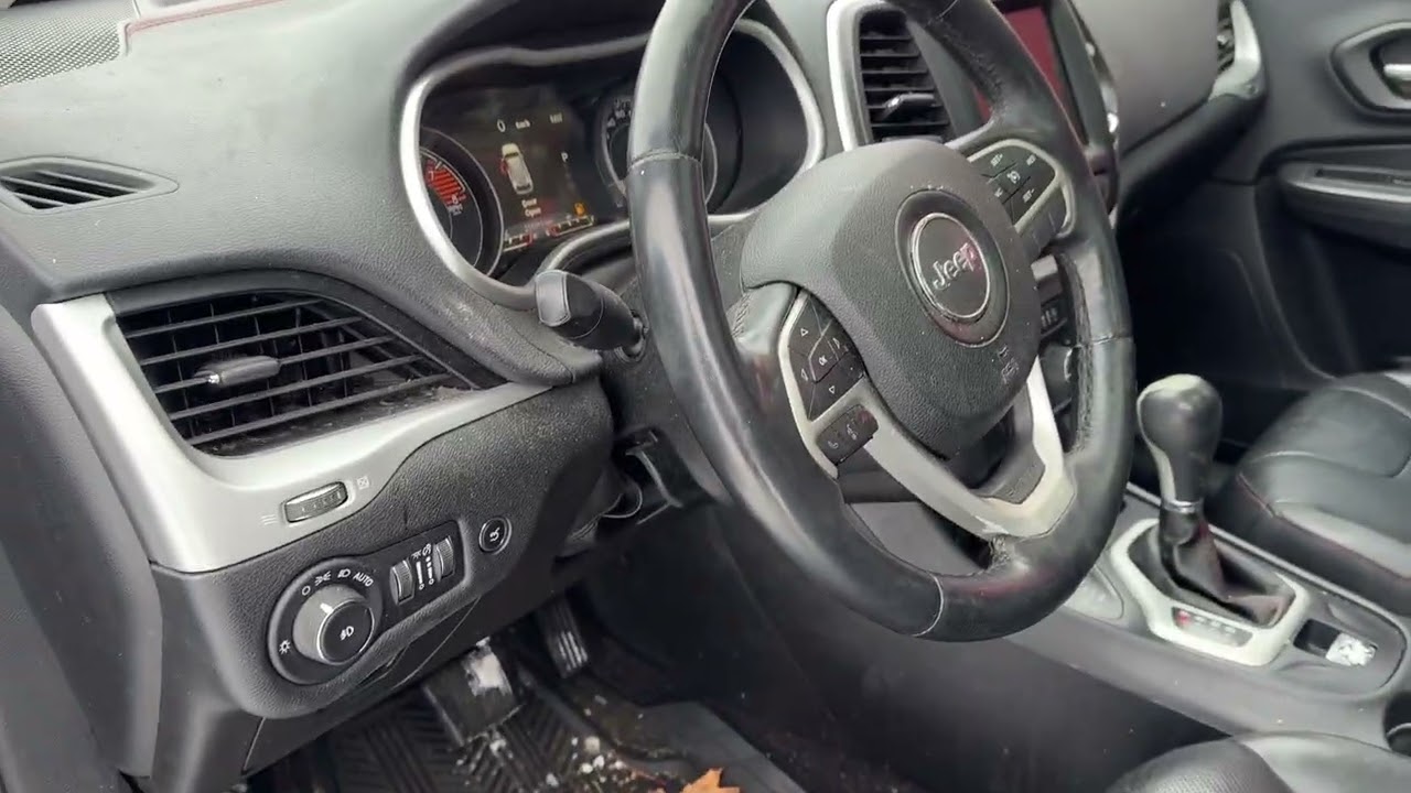 Обзор внедорожника Jeep Cherokee Trail Hawk 4x4 2017 года.