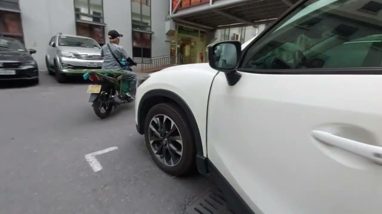 Vệ sinh ống thoát nước cửa sổ trời