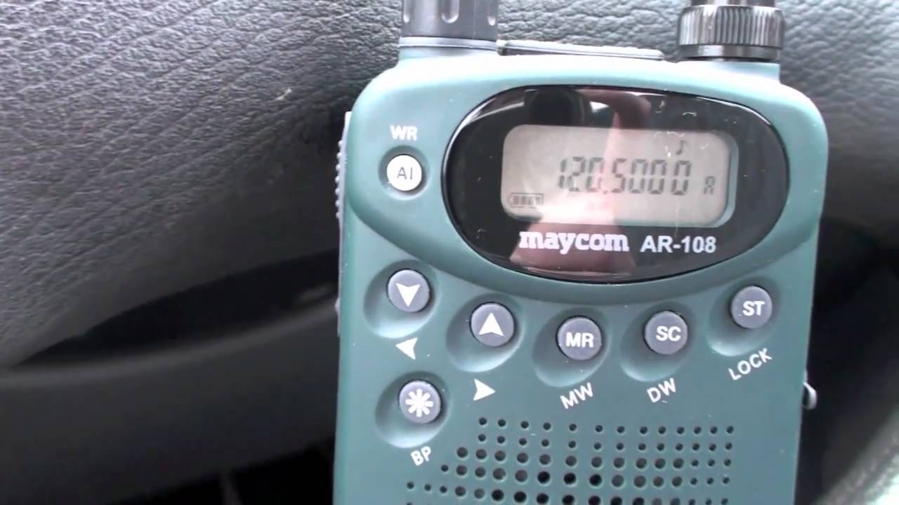 Maycom Airband scanner ar-108 in use