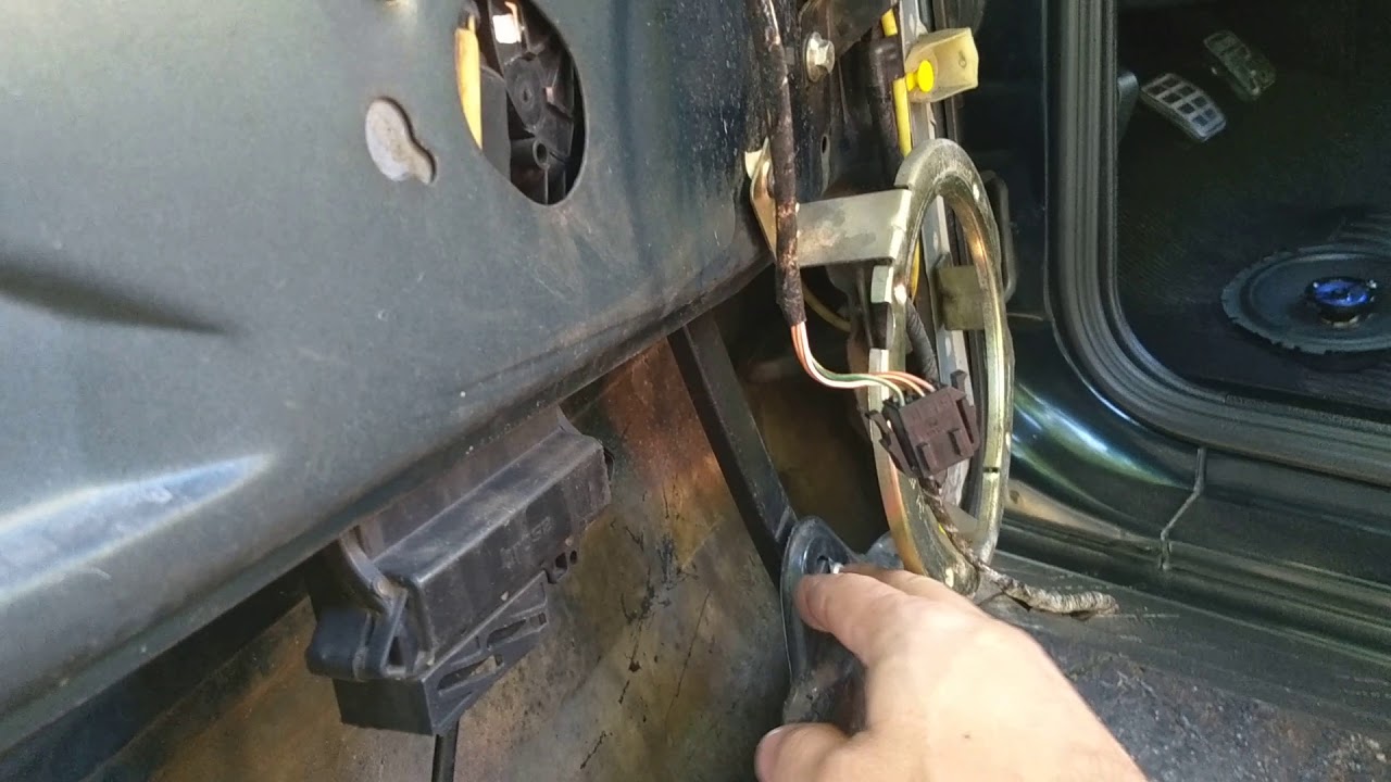 Troca da máquina do vidro elétrico do golf mk3, parte 1