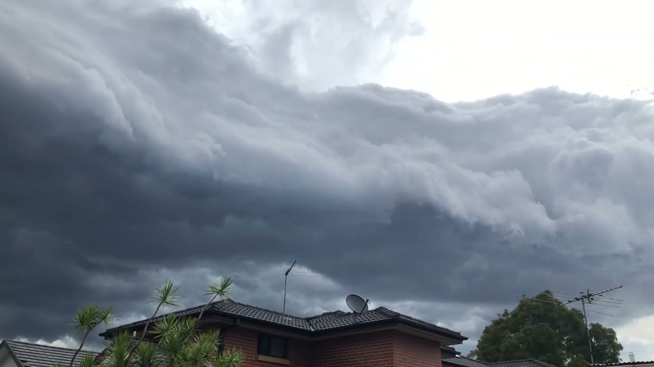 4/1/2026 Amazing shelf cloud structure 