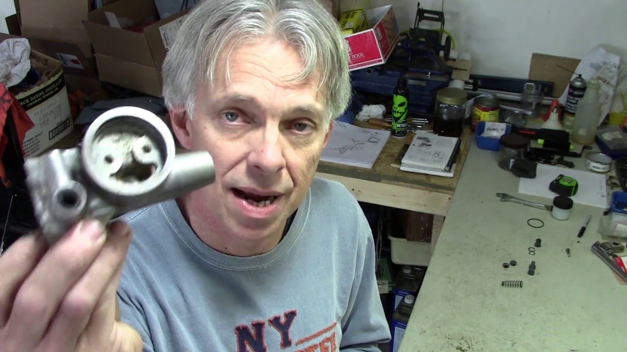 73 Honda CB750 Custom Build, часть 38 — главный тормозной цилиндр