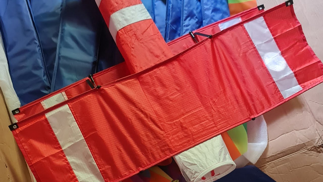 Unboxing and assembling a 3D airplane kite