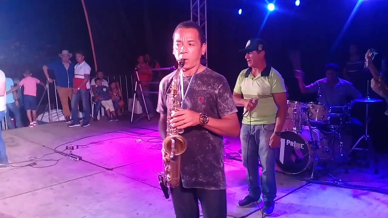 Forrozão mazenir em bela cruz