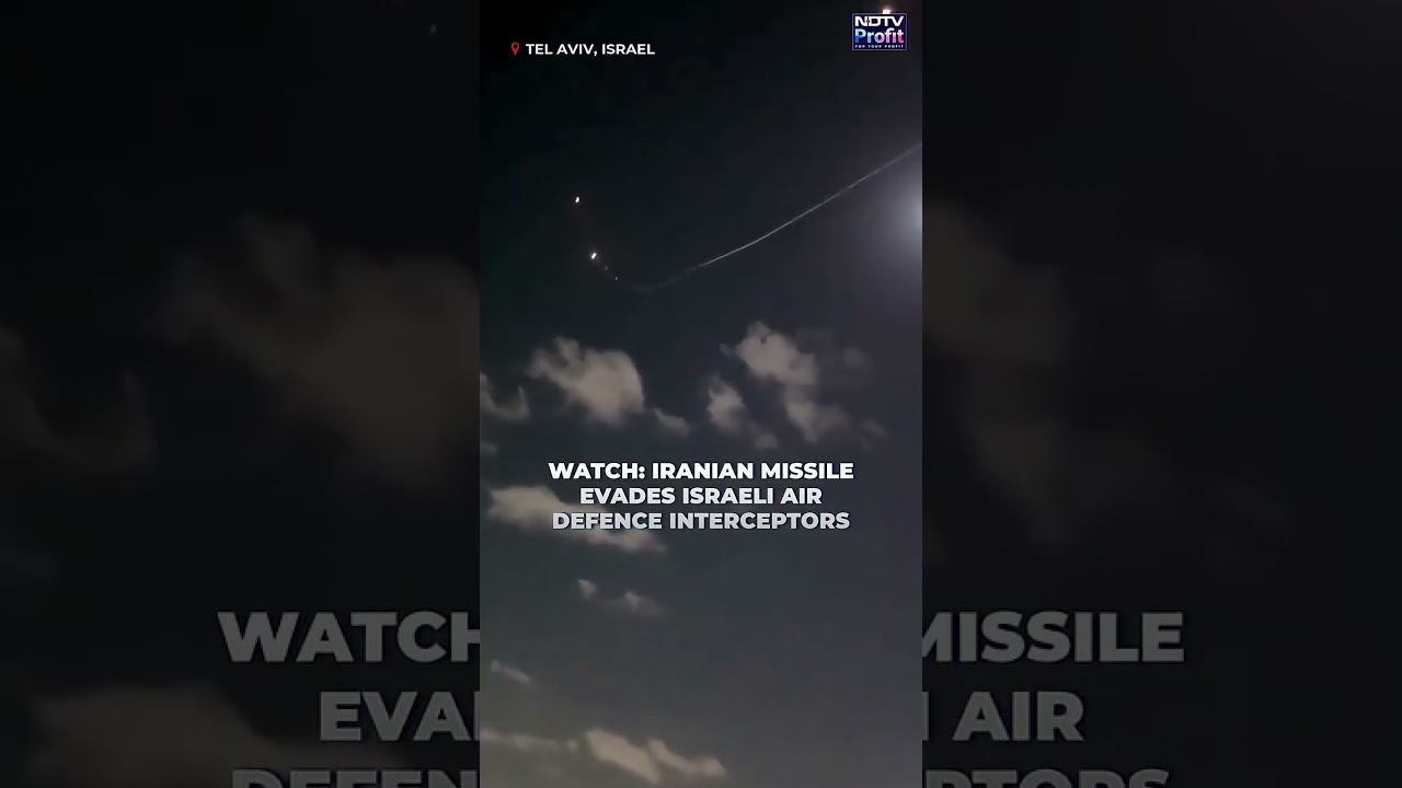 On Camera: Iranian Missile Evades Israeli Air Defence Interceptors Over Tel Aviv
