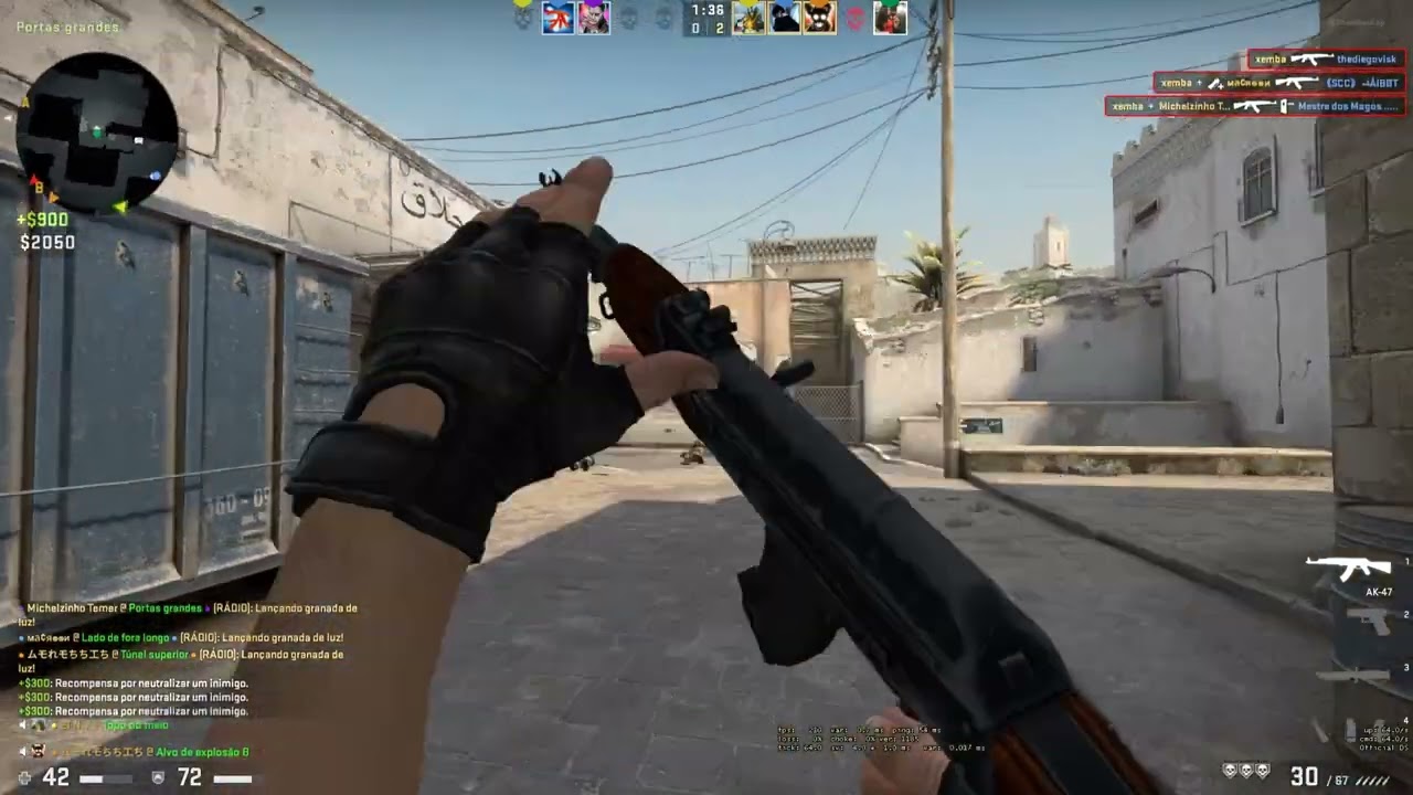 CSGO 4K NO FUNDO DA DUST 2