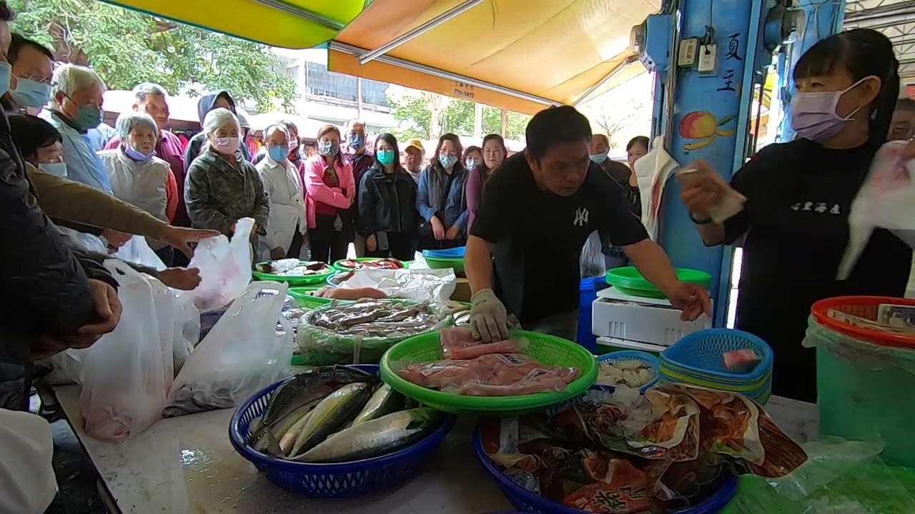 今天就是平常第五市場的2倍買氣 #中彰海王子 #第五市場 #海鮮叫賣 #海鮮拍賣