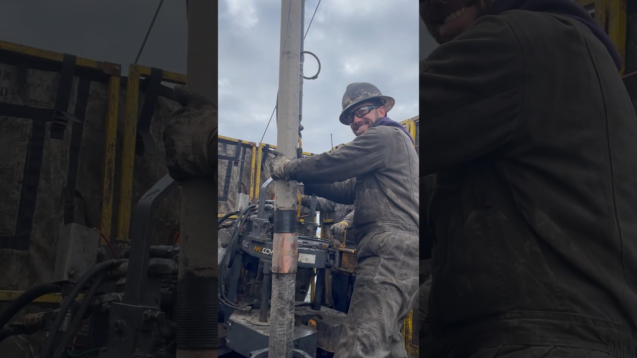 Oil rig floorhand lost a 5$ bet to the operator #oilfileds #oil #riglife #roughnecks #rigs #rigging