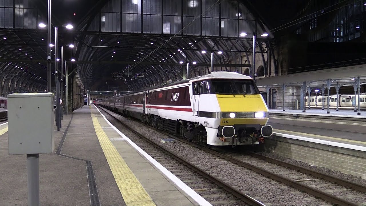 LNER InterCity 225 91106 Departing London King's Cross