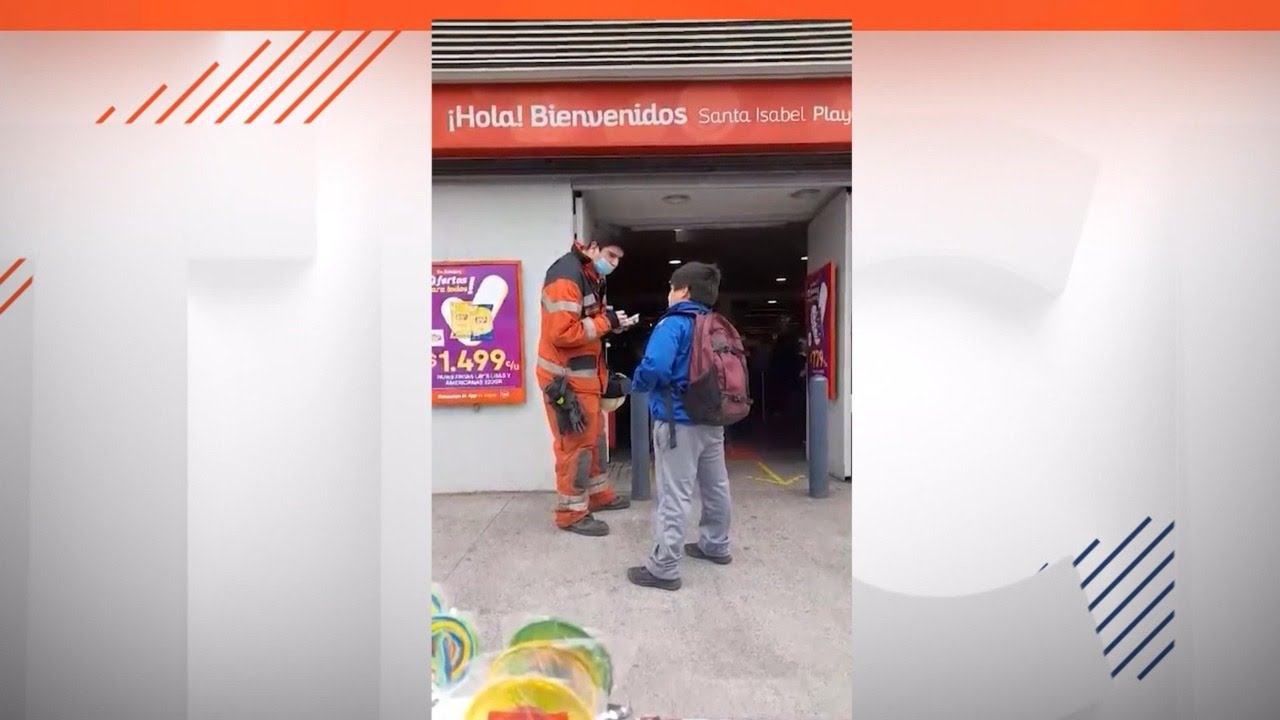 Niño gastó su ahorro para ayudar a Bomberos: compró número de rifa