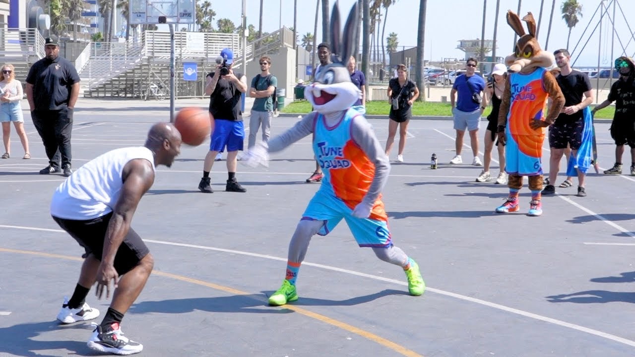 Bugs Bunny COOKING Hoopers 2v2 with Sylvester & Marvin Martian [Space Jam In Real Life 2024 New]