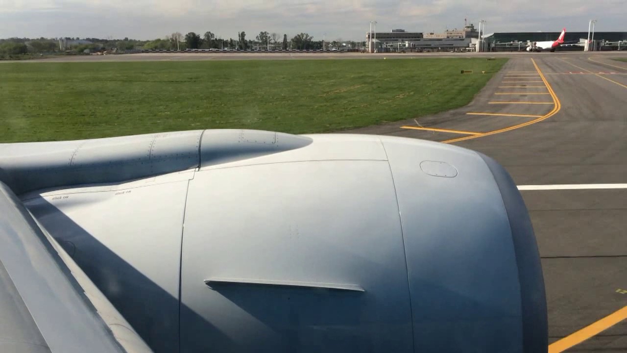 Despegue de Buenos Aires - Ezeiza en Boeing 777-300