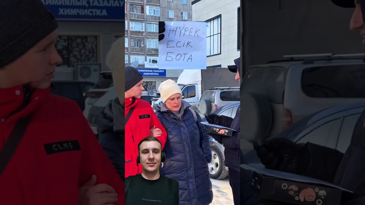 Раздаём бесплатно суши прохожим