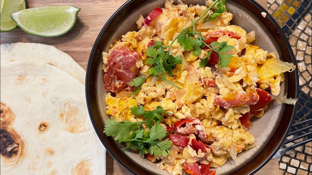 Breakfast, Lunch or Dinner: Huevos a la Mexicana [Mexican Scrambled Eggs]