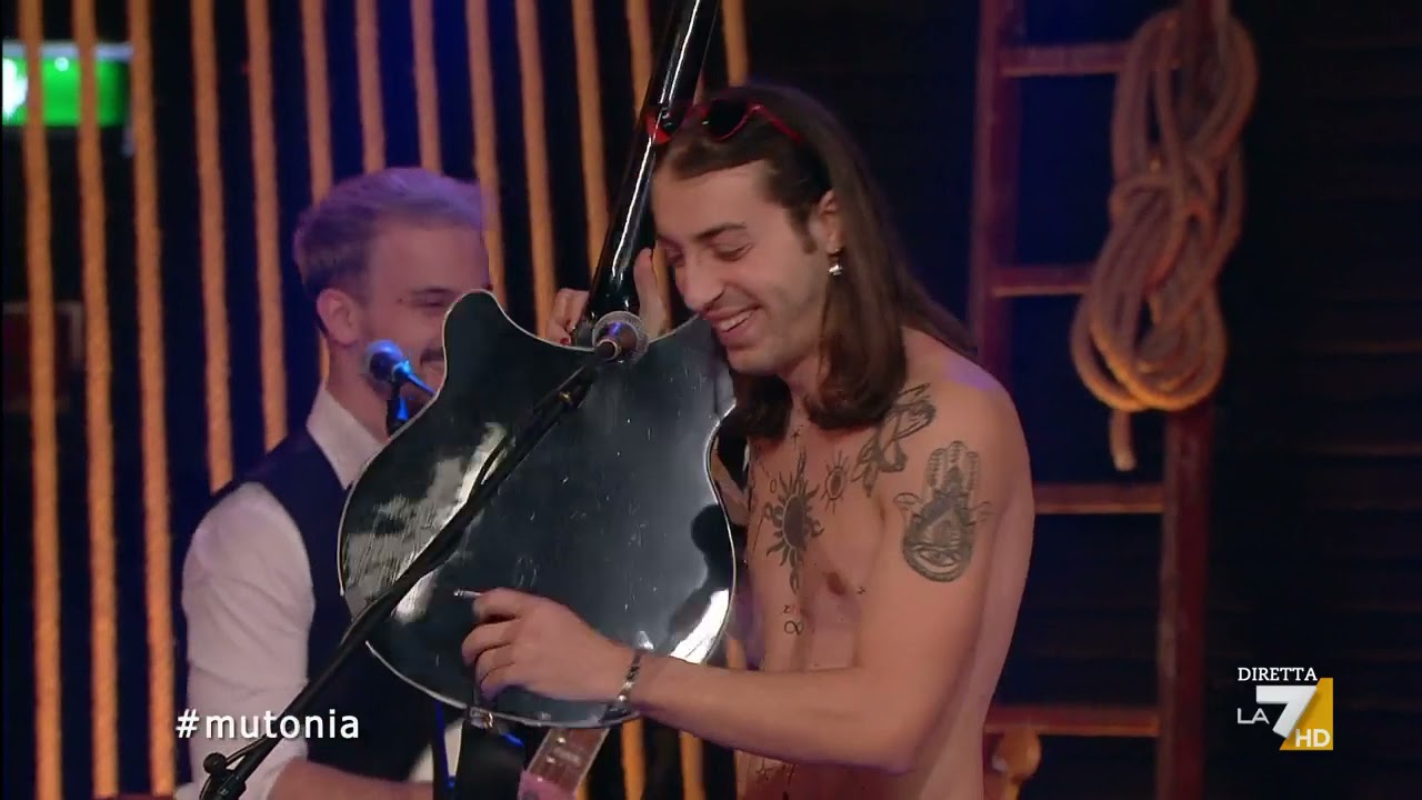 I Mutonia a Propaganda Live: 