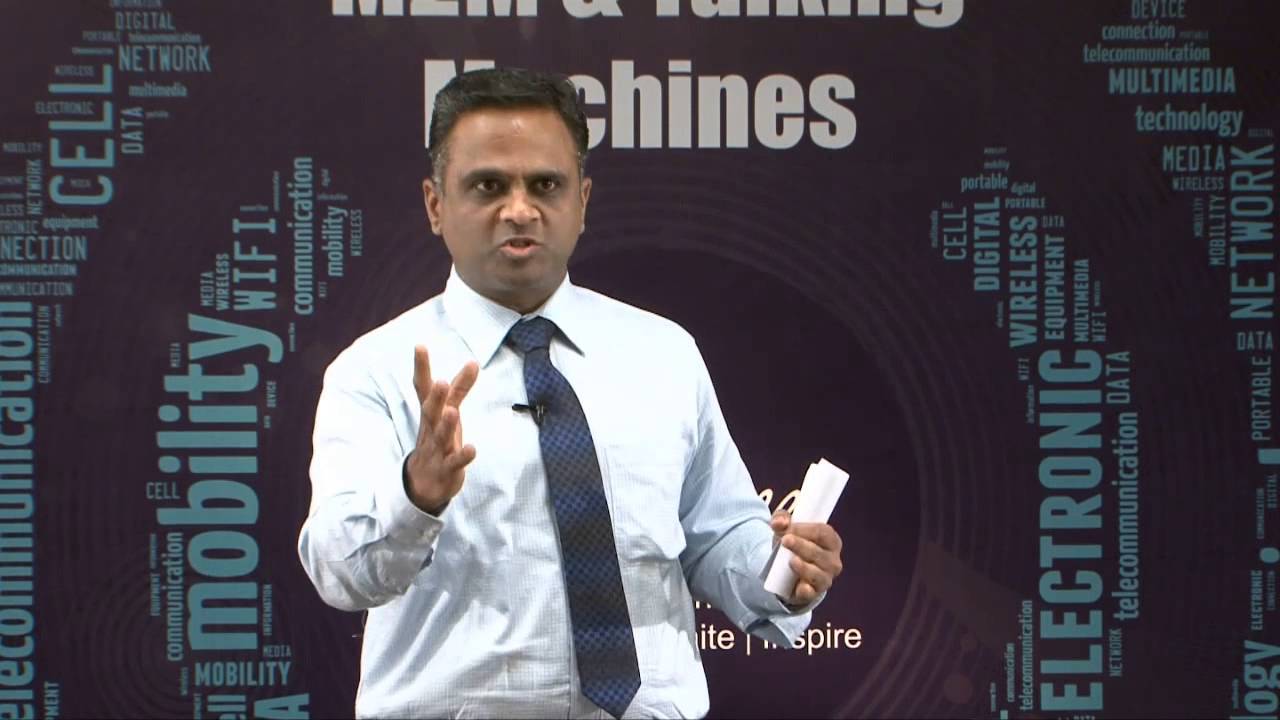 Dr  Raveendran R