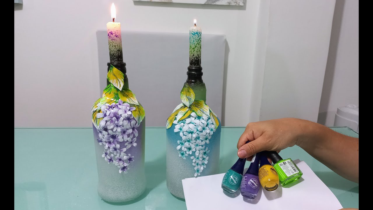 PAPEL, ESMALTE DE UÑAS Y BOTELLAS 