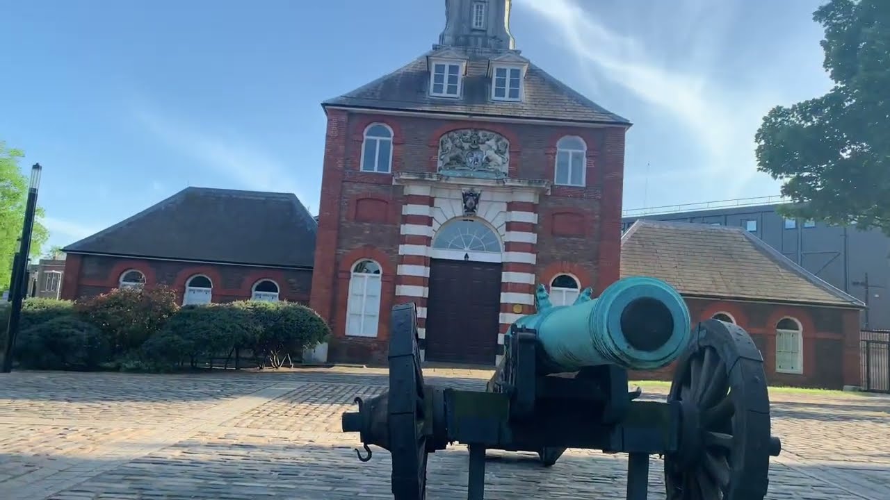 Walking 🚶&zwj;♂️through  Beautiful Royal Arsenal Riverside, Woolwich, London : Part 1