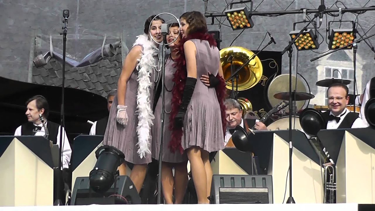 The Bratislava Hot Serenaders play - 'Happy Feet'