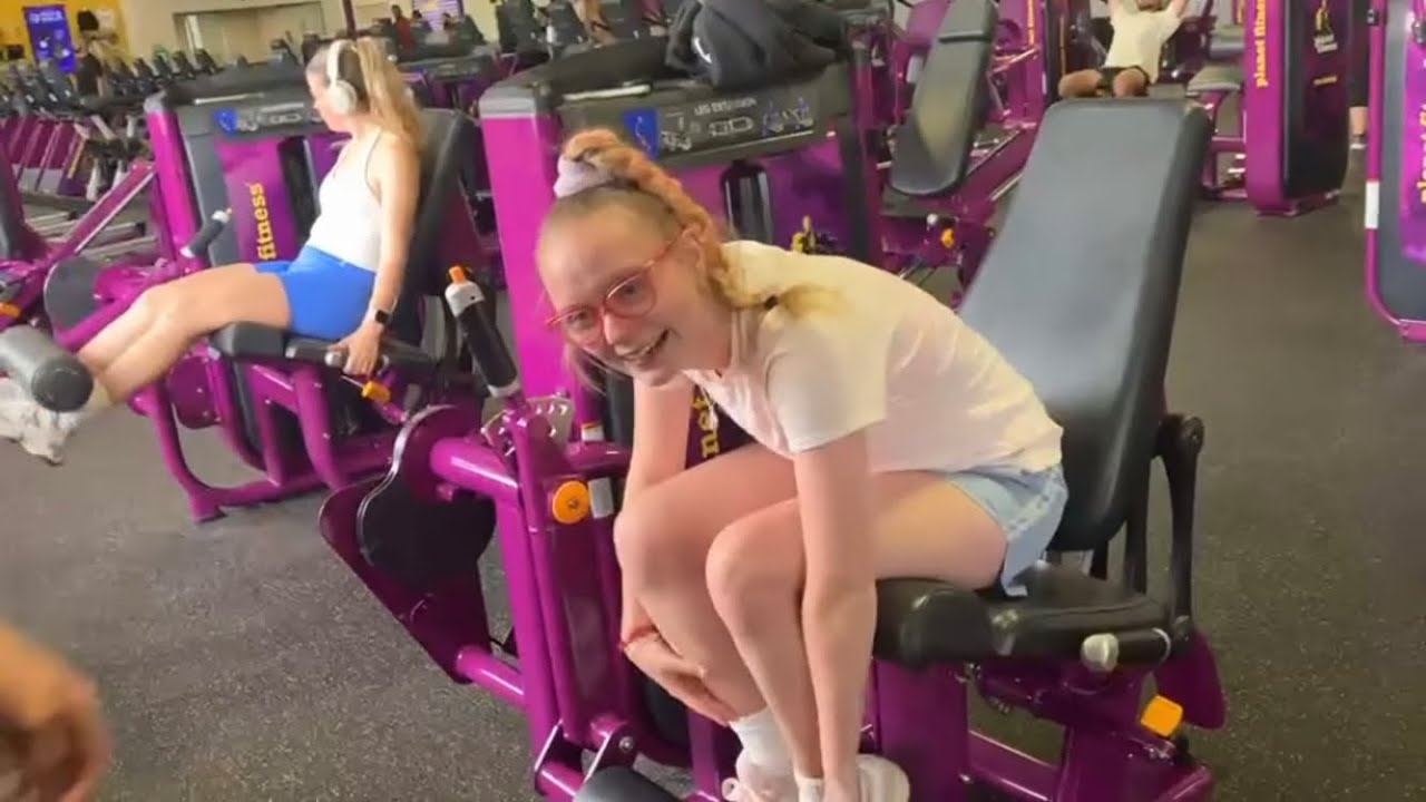 Lazy person goes to the gym for the FIRST TIME!!!