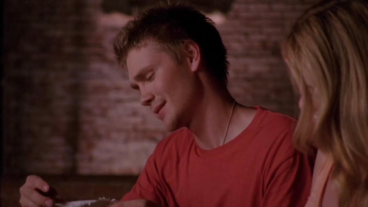 OTH 3x03 "This year, I'll talk to Peyton Sawyer" Lucas and Peyton - Scene Part 1