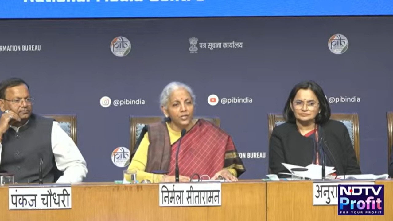 'Itne Losses... Sarkaar Kaise Chup Rahe?': FM Nirmala Sitharaman On STT Hike