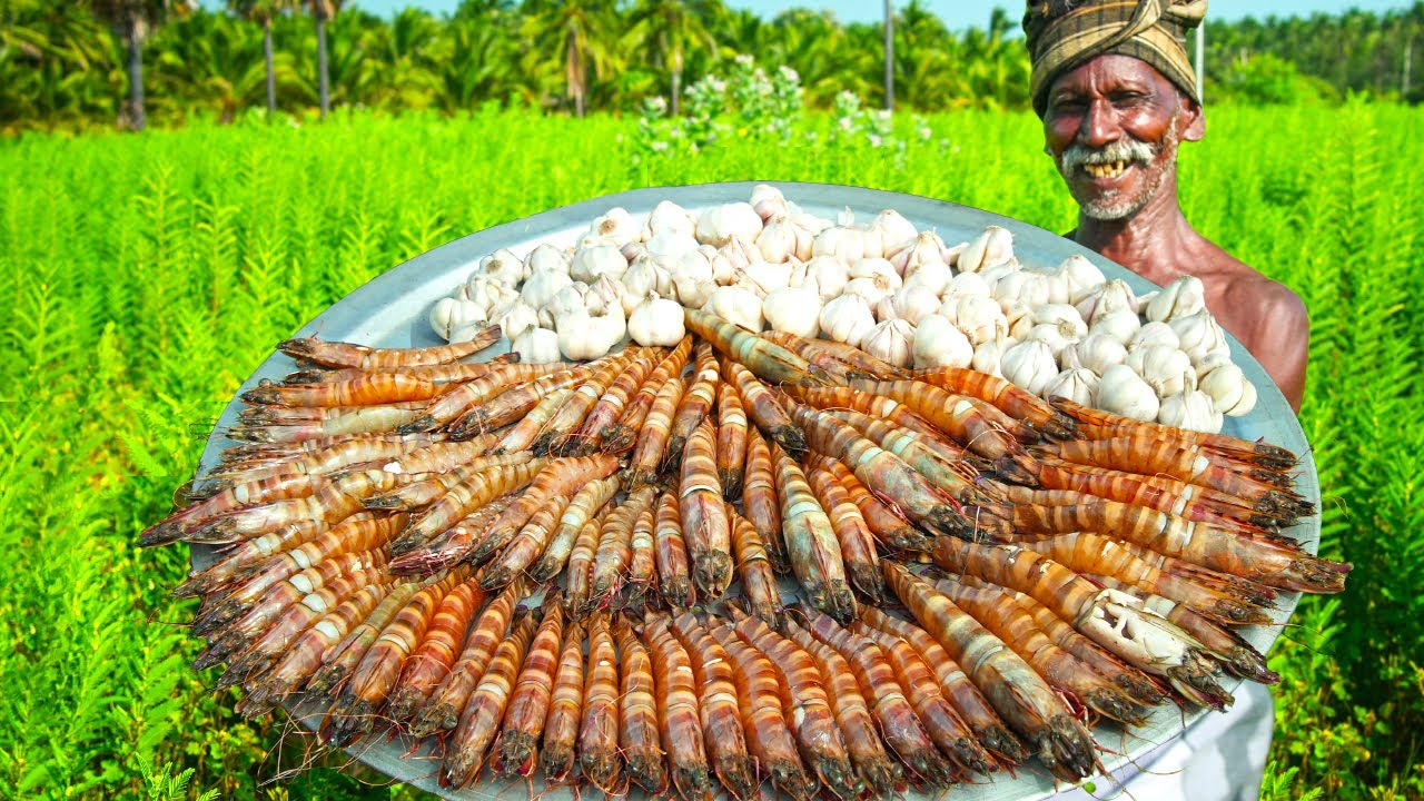 TIGER PRAWN GARLIC CURRY | இறால் பூண்டு குழம்பு  |Traditional  Spicy Prawn Recipe | Village Grandpa
