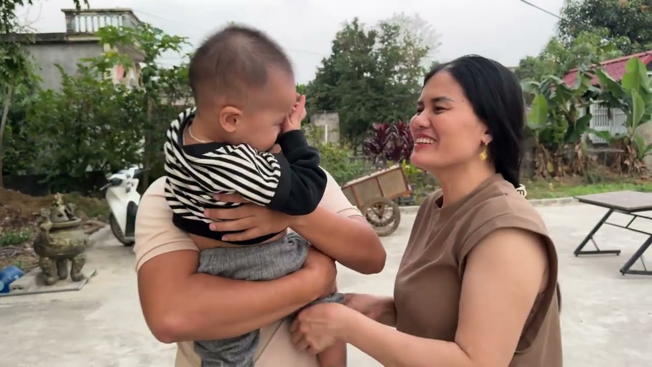Bà Nôin Buồn Vì Coca Không Chịu Thơm 