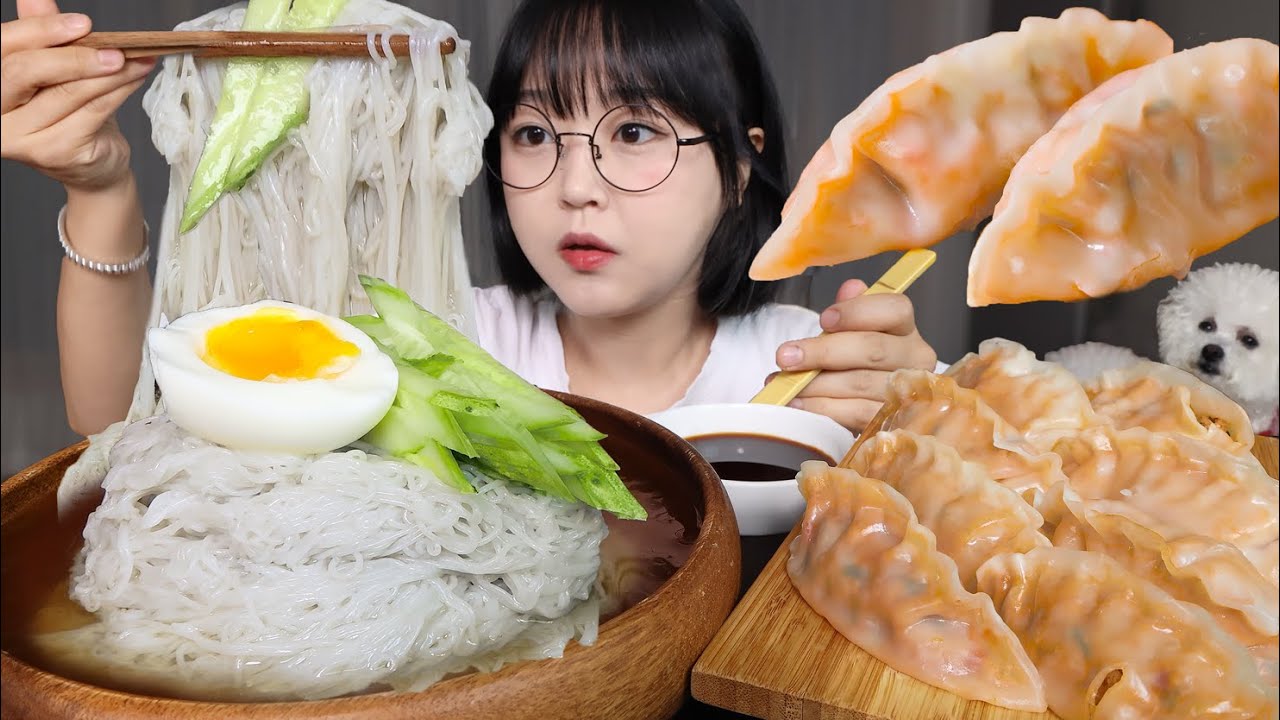 Освежающая холодная лапша и горячие паровые пельмени🍜🥟Mukbang ASMR