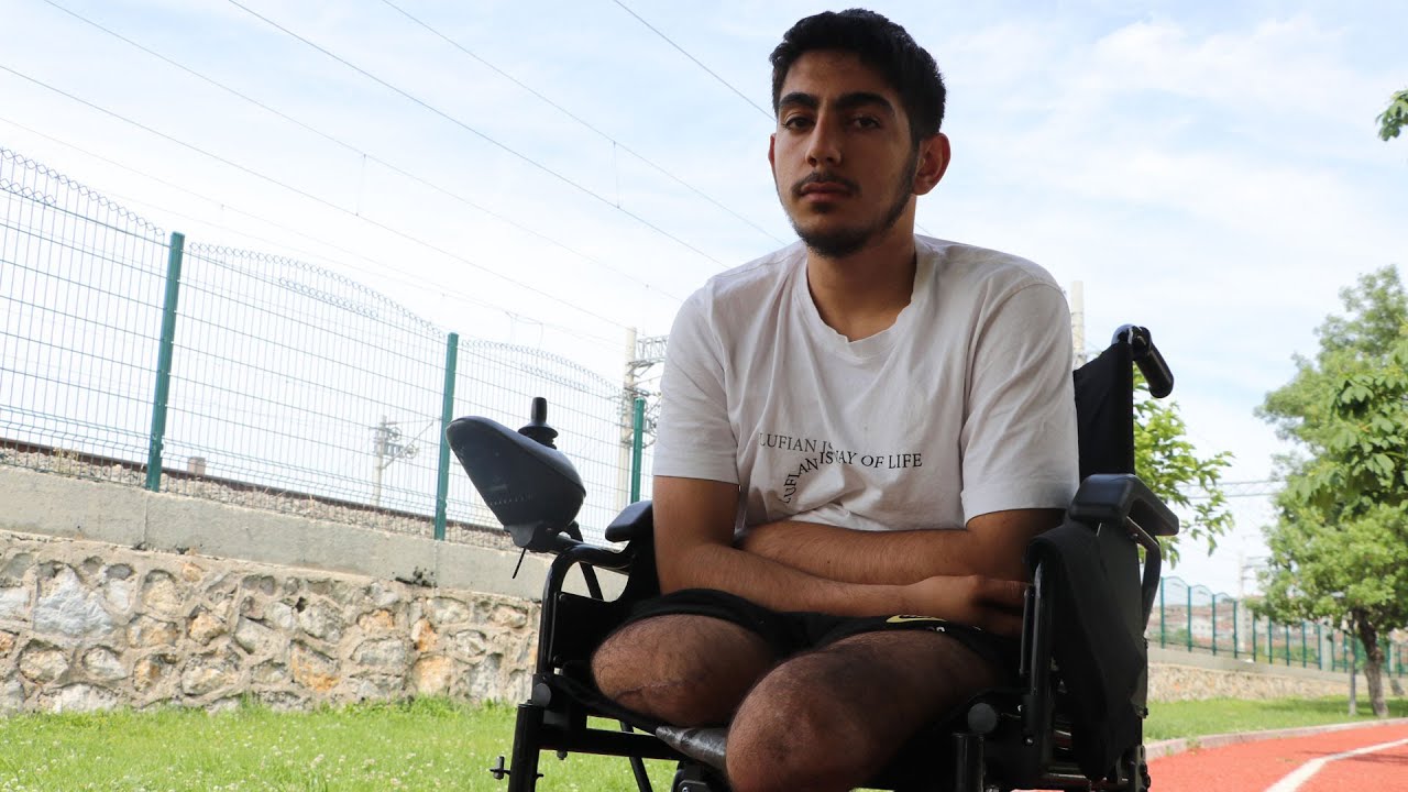 Depremde bacaklarını kaybeden genç adam dalıştan vazgeçmedi