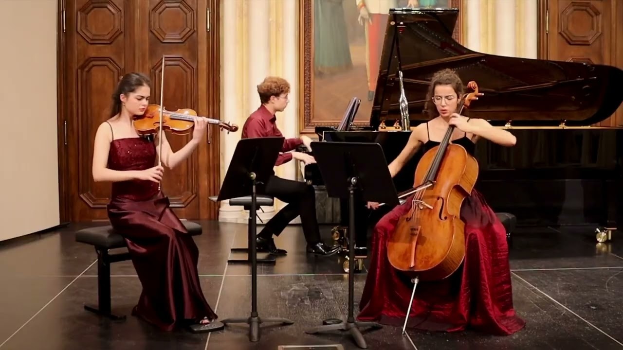 Chausson, Piano Trio 3rd mvt. - Trio Meran 