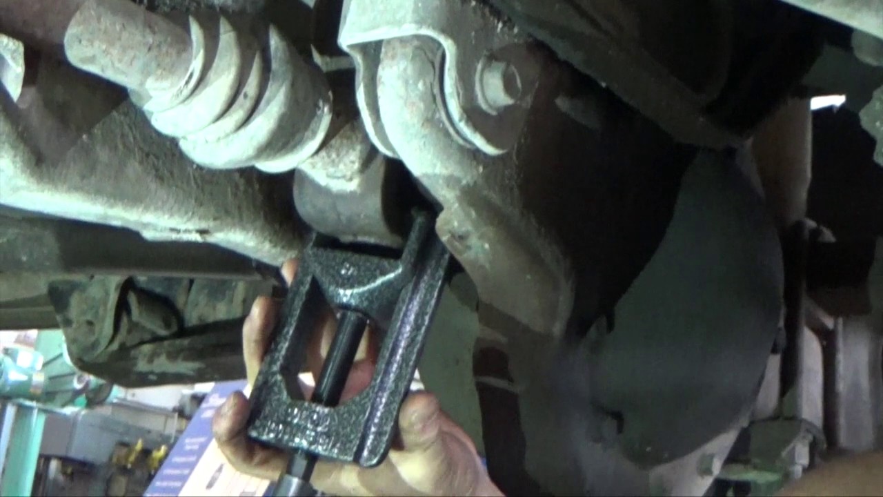 Замена карданного шарнира передней оси Dana 50 IFS для Ford F250 Super Duty 1997 года выпуска *уп...