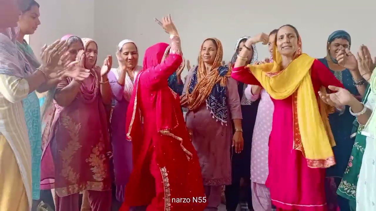 बहु अकबरपुर 💃🏼 जोरदार कीर्तन पर नाचन  का kit  तोड़ पाड़ दिया#haryanvi#bhajan#dance 