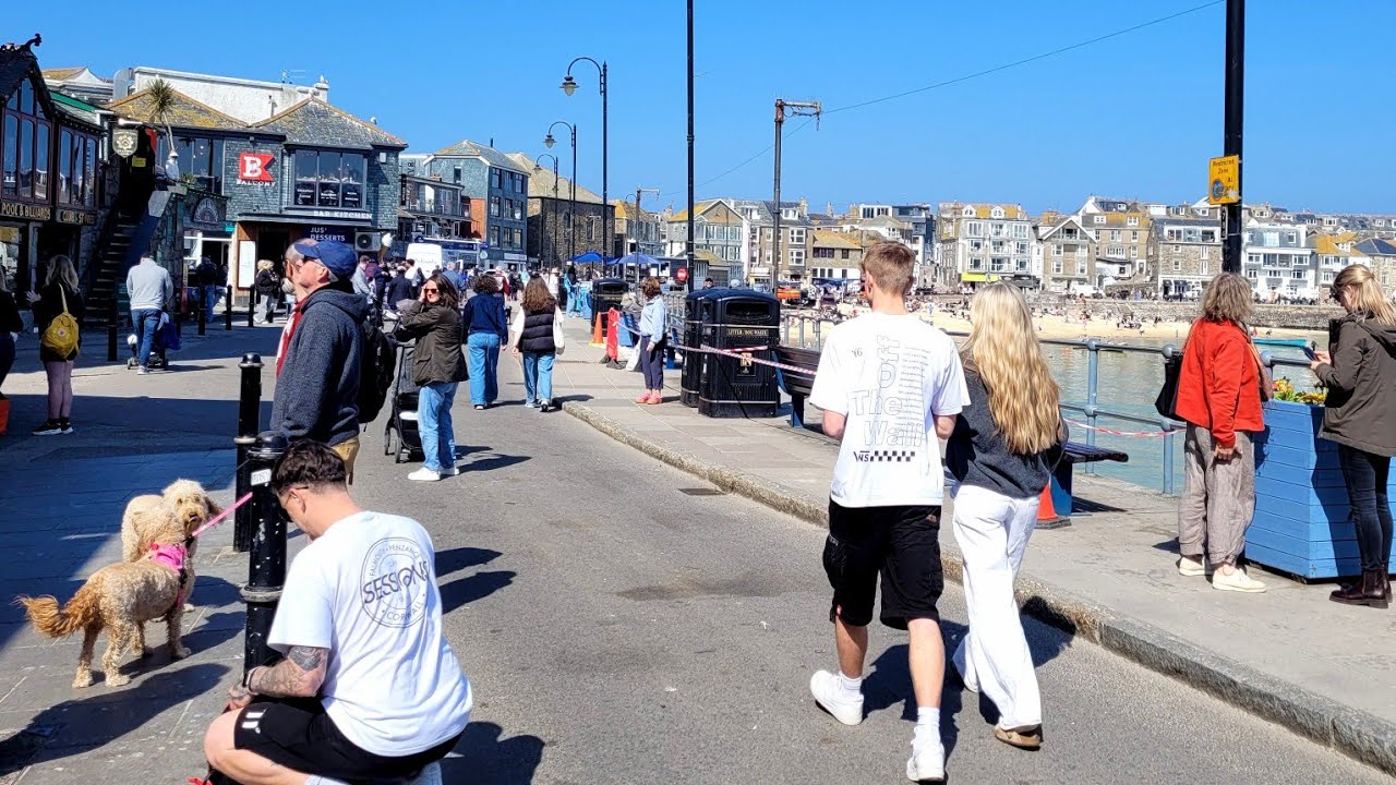 This UK Beach Town Will Make You Want to Move to Cornwall RIGHT NOW