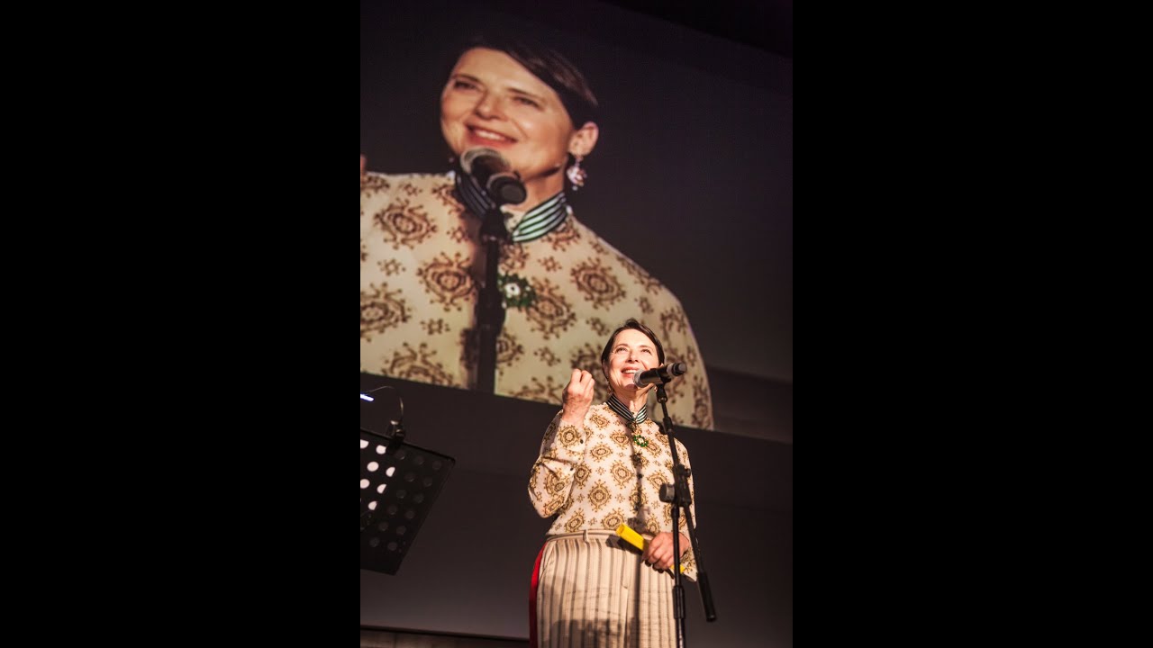 Isabella Rossellini presenta 'Casablanca' in Piazza Maggiore