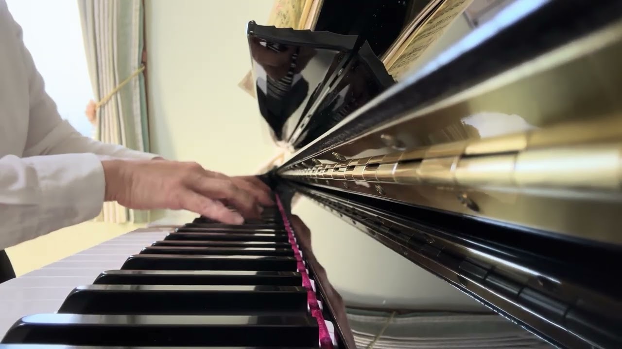 本日朝練🎹時間がないので部分練習🎹ベートーヴェン🎼ピアノソナタ第14番「月光」第３楽章🎼最初をひたすら弾いてます💦ガチャガチャ演奏どうにかせねば😰笑笑
