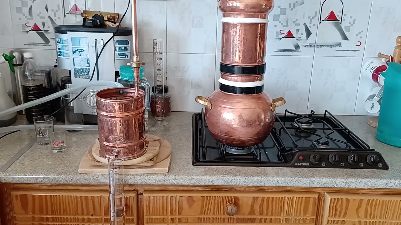 Κάτι τρέχει 4 - Απόσταξη marapello -  Ζιβανία από μαραπέλλες (Δαμάσκηνα)