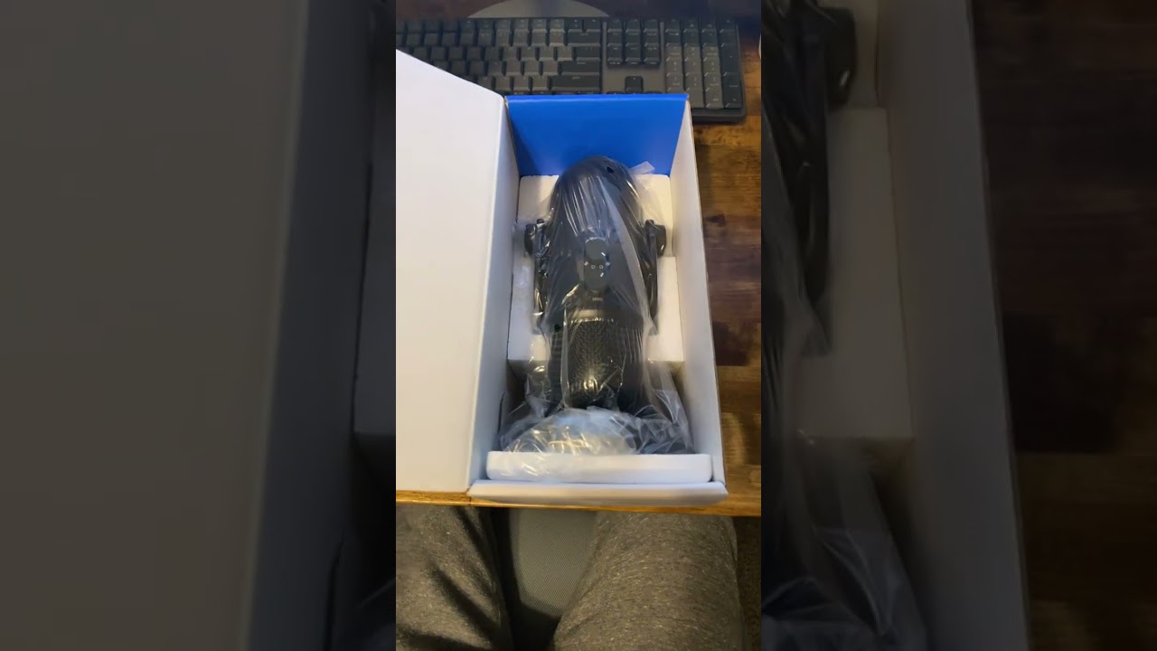 Blue Yeti Microphone Unboxing
