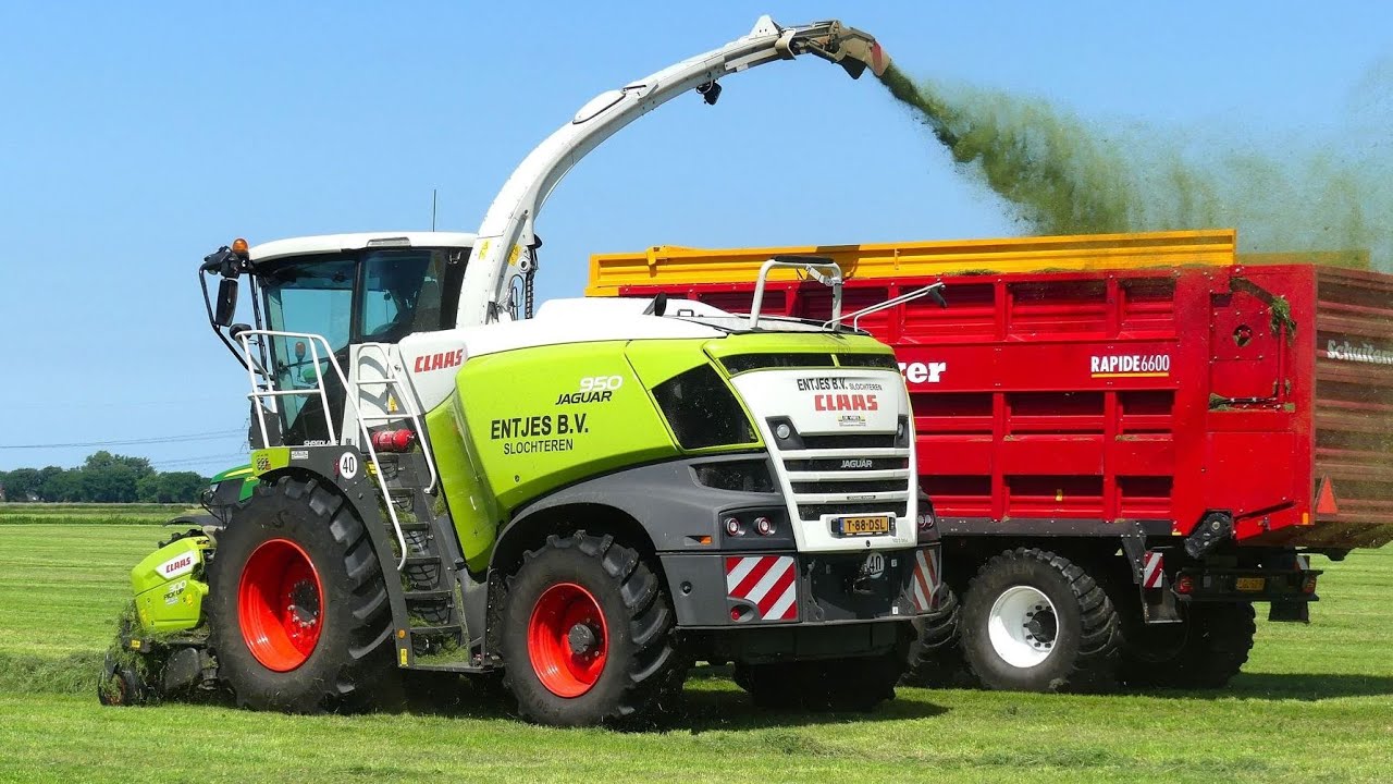 Hakselen met de nieuwe Claas Jaguar 950.Loonb. Entjes B.V. Slochteren.