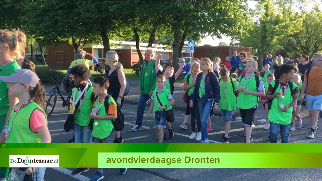 Alle deelnemers aan de avondvierdaagse in Dronten