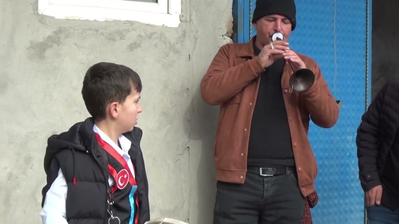 VEZİRKÖPRÜ DAVUL ZURNA EKİBİ : Zurnacı Cavit ,Zurnacı Cevdet ,Davulcu Ahmet ve Davulcu Alperen....