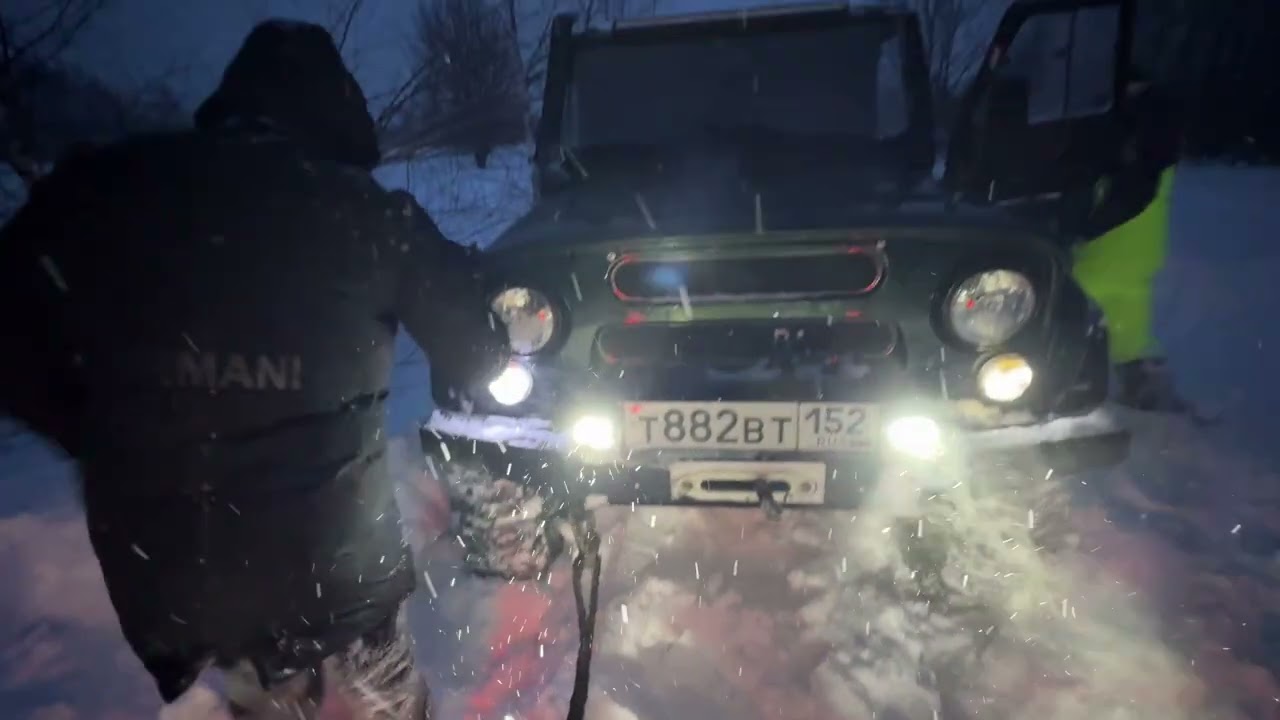 ЭВАКУАЦИЯ УАЗА ! Сугробы по пояс !