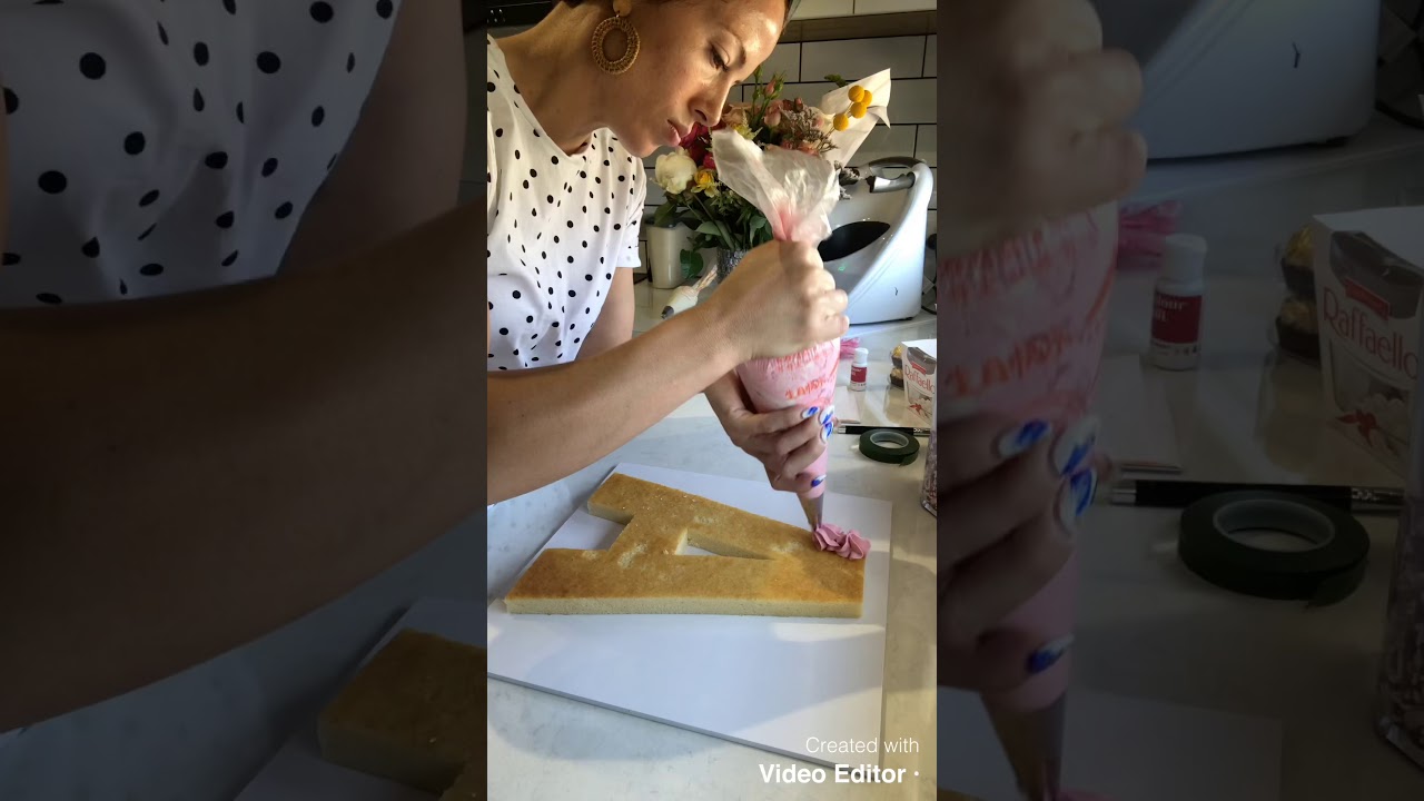 Letter cake timelapse