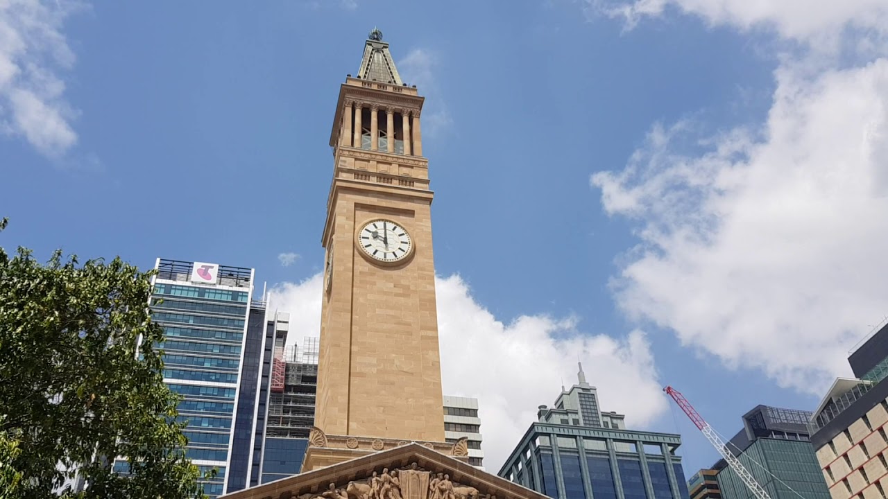 Brisbane City Hall chimes at 10:00