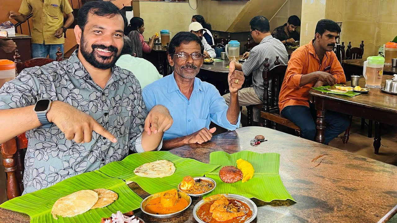 പഴവും ദോശയും ചമ്മന്തിയും ഇങ്ങിനെയൊരു കോമ്പിനേഷൻ ആദ്യമായിട്ടാ | street food kerala